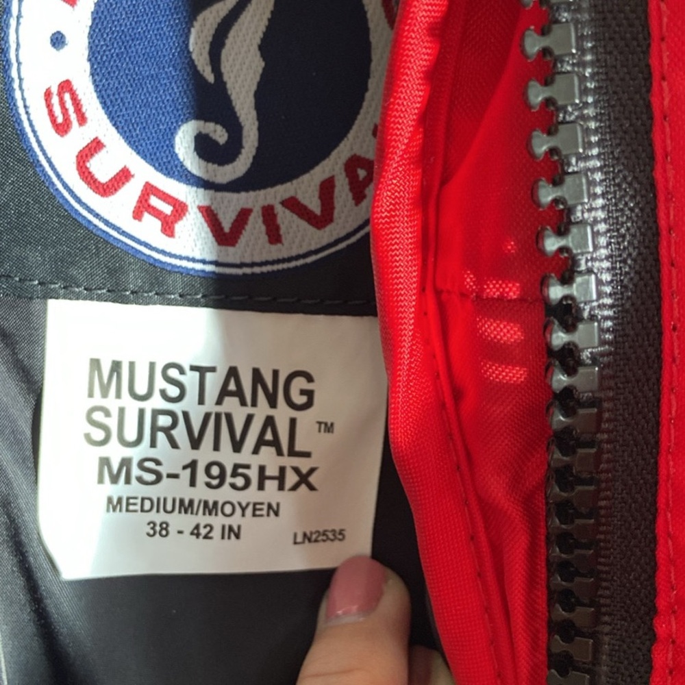 Mustang Survival Red Integrity HX Jacket women’s size M - Picture 3 of 5